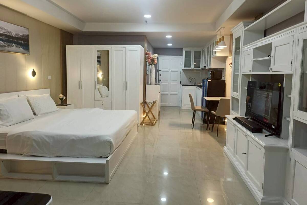 1 bedroom, in-room safe, soundproofing, free WiFi