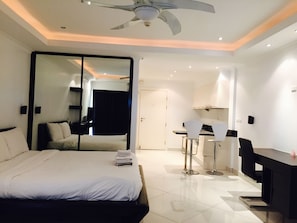 Studio, Kitchenette, Sea View | 1 bedroom, in-room safe, soundproofing, free WiFi