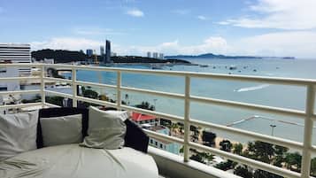 Suite, cocina, vista al océano | Vista desde la habitación