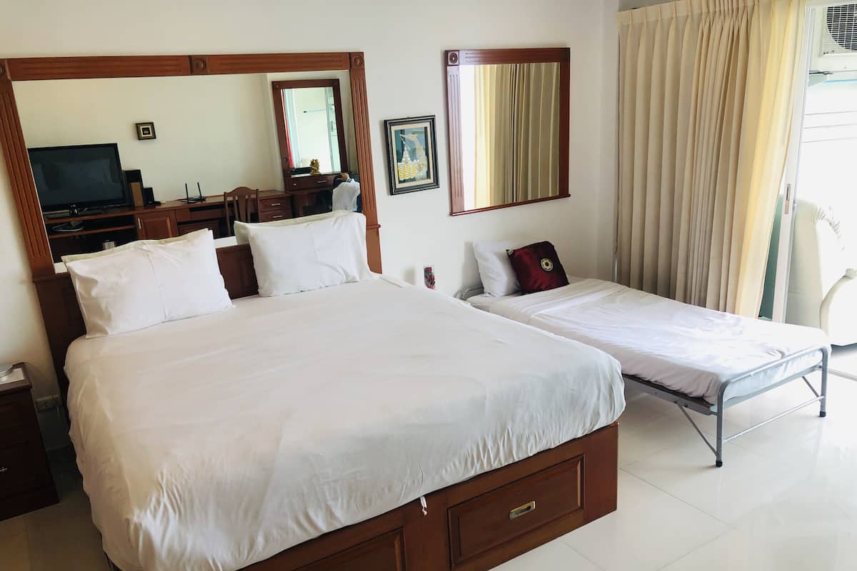 1 bedroom, in-room safe, soundproofing, free WiFi
