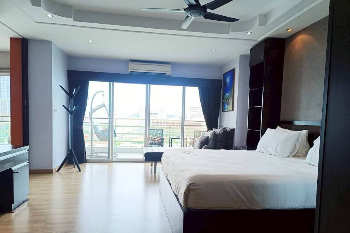 Executive Suite, 1 King Bed, Sea View