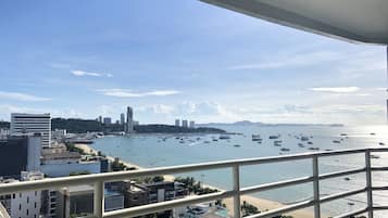 Executive Suite, 1 King Bed, Sea View | Balcony view