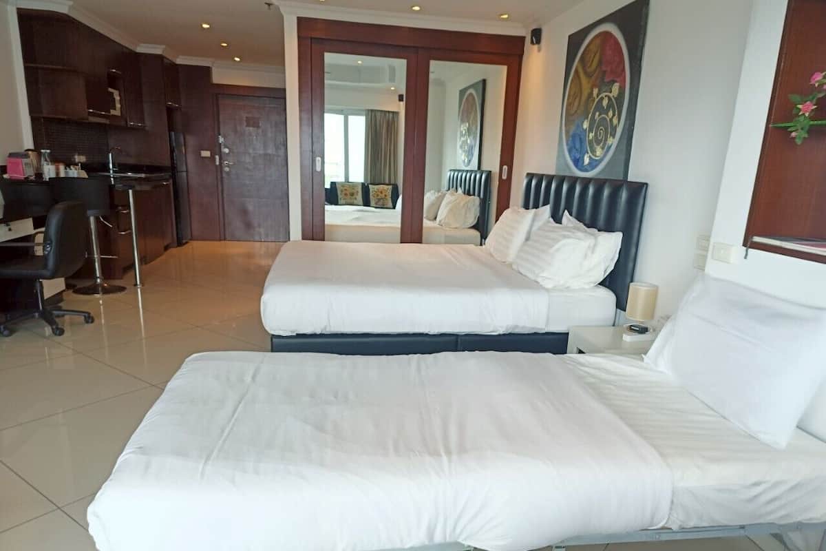 1 bedroom, in-room safe, soundproofing, free WiFi