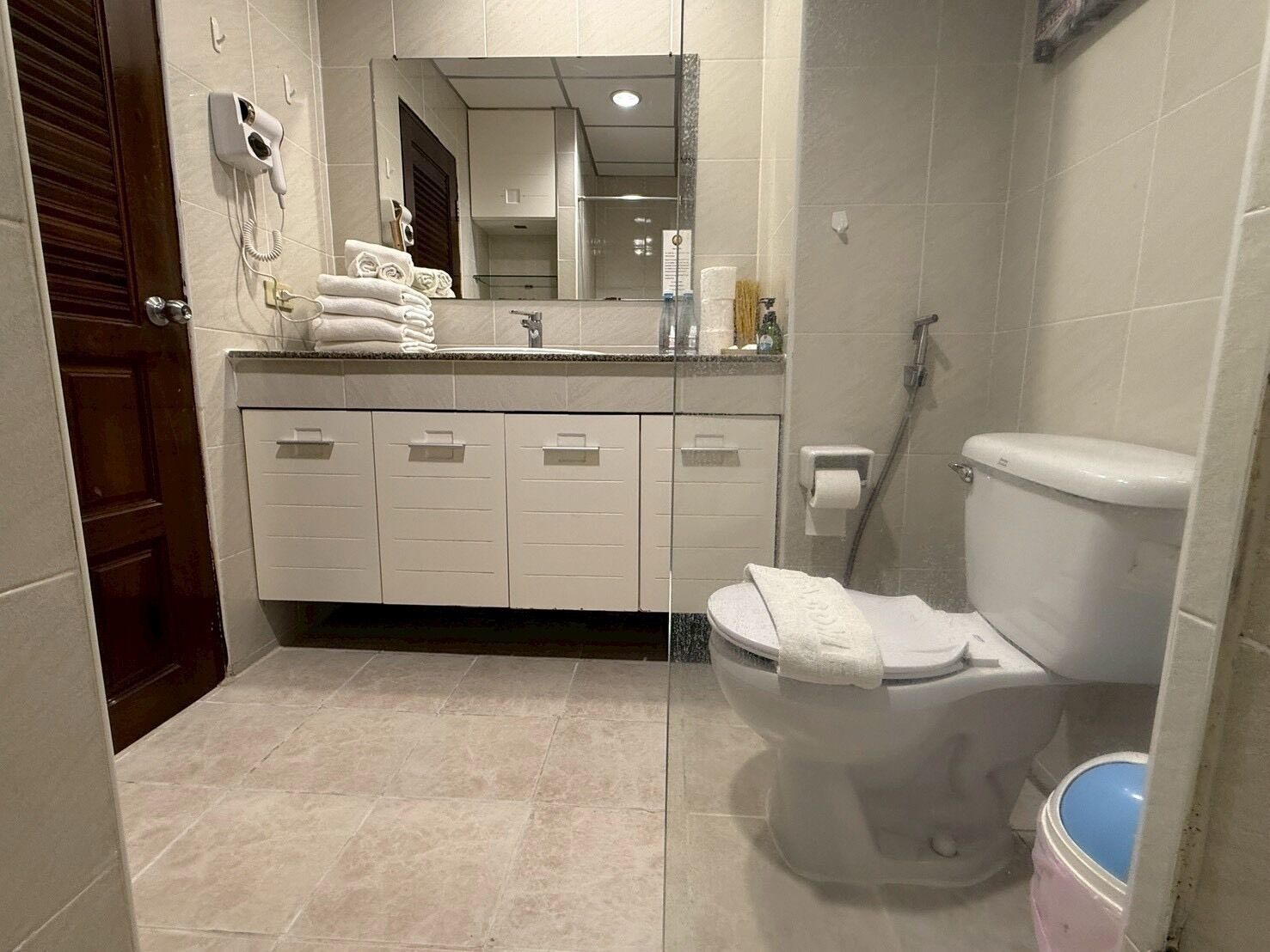 Studio, coin cuisine, vue mer | Salle de bain