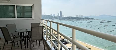Executive Suite, 1 King Bed, Sea View | Terrace/patio