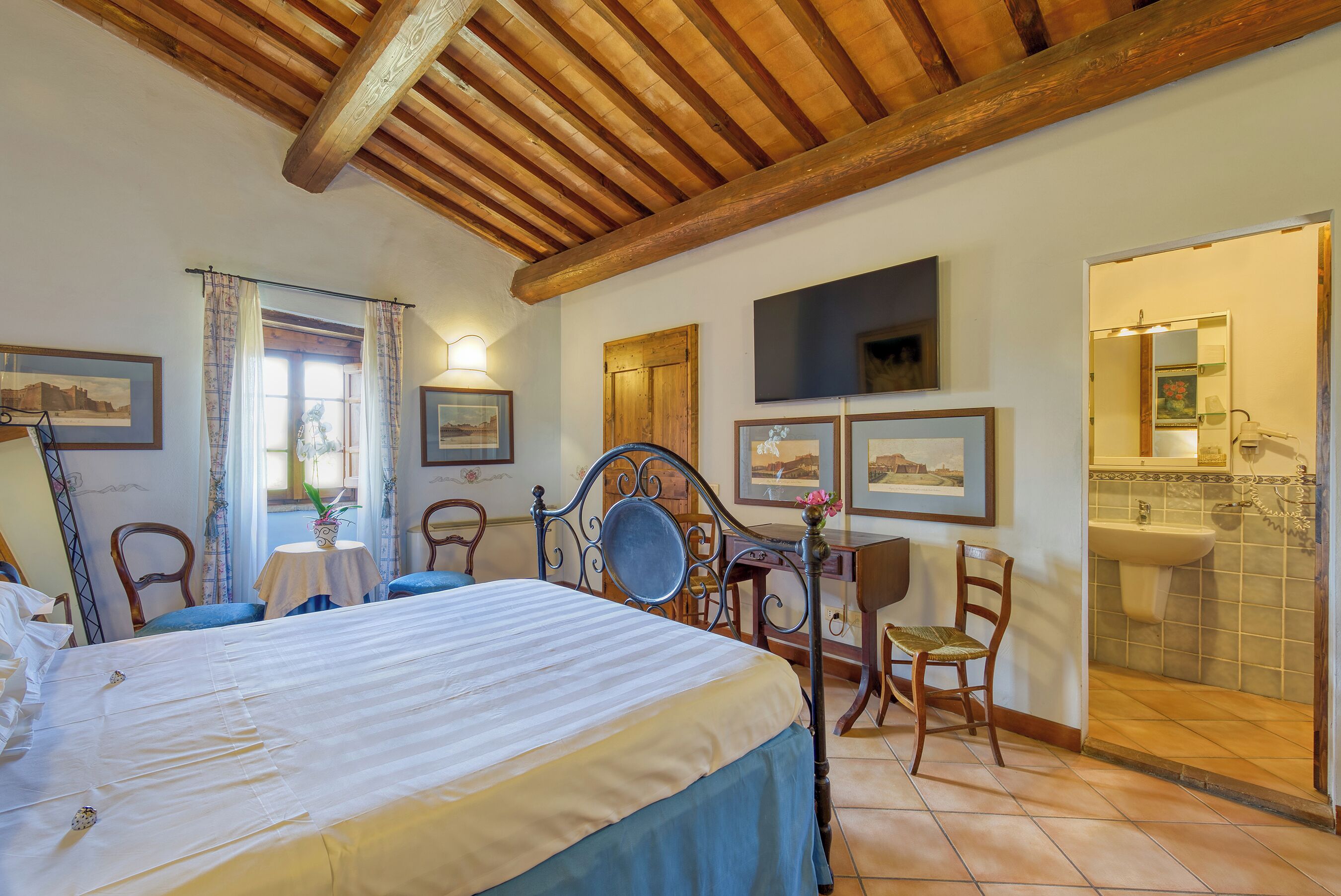 Zimmer, 1 Doppelbett, Poolseite