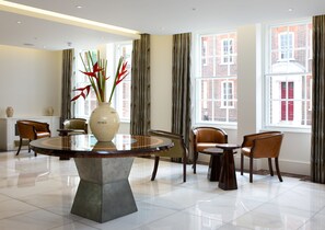 3 bars/lounges - GreyFriars (Colchester)