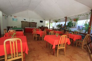 Daily continental breakfast for a fee - Rising Sun Guesthouse (La Digue)