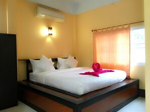 Standard Double Room | Zimmersafe, Zustellbetten