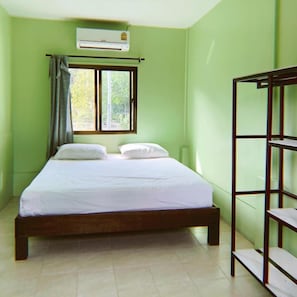 In-room safe, rollaway beds