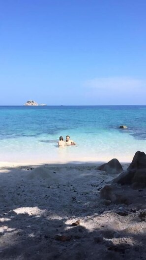 Una playa cerca
