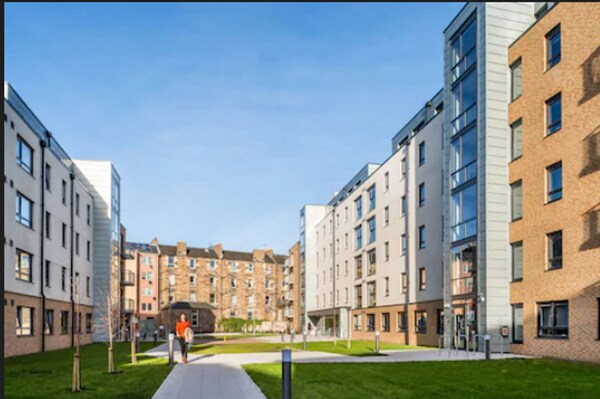 Destiny Student - 4 Bed Apartment