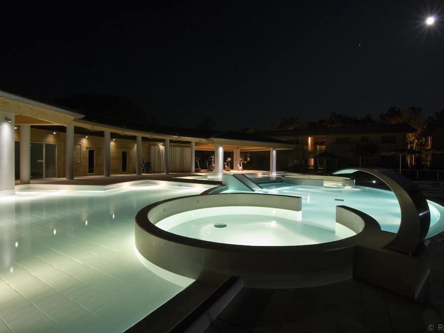 2 outdoor pools, pool umbrellas, sun loungers