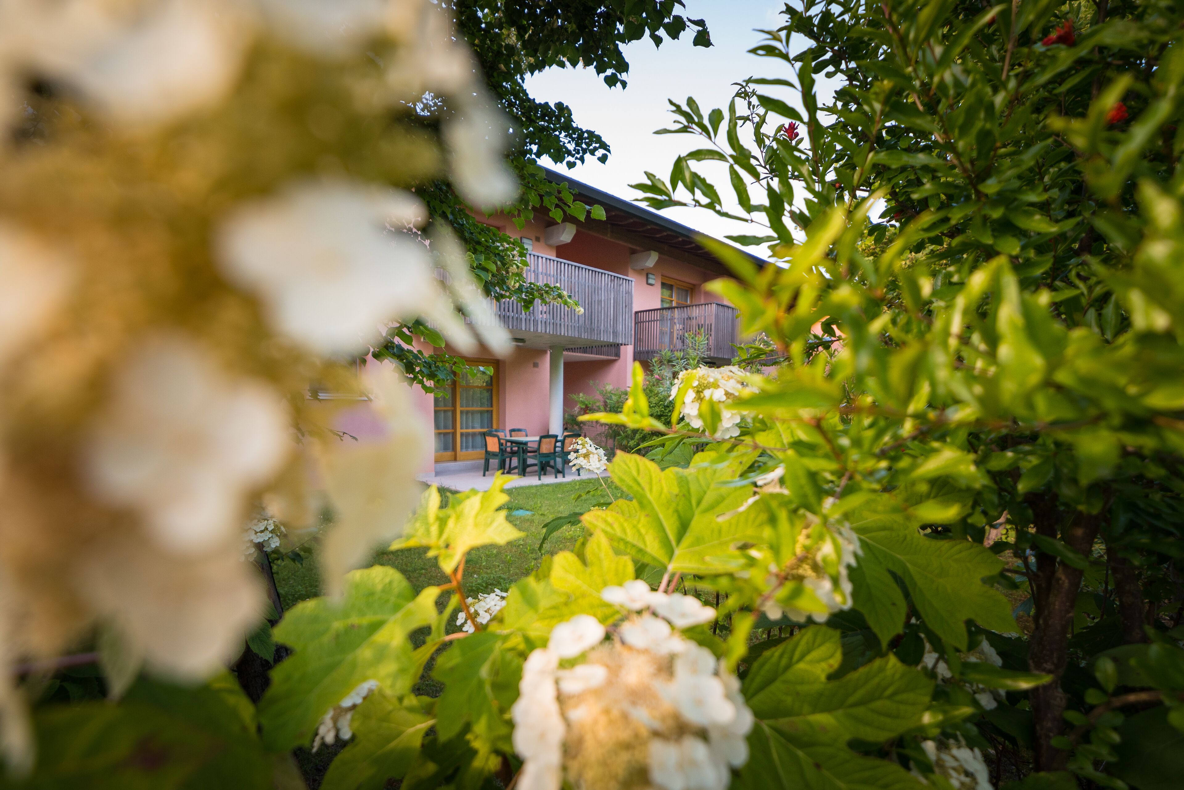 suite, 1 bedroom, kitchenette (beach access included) | courtyard view