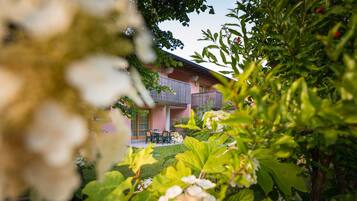 Suite, 1 Bedroom, Kitchenette (beach access included) | Courtyard view