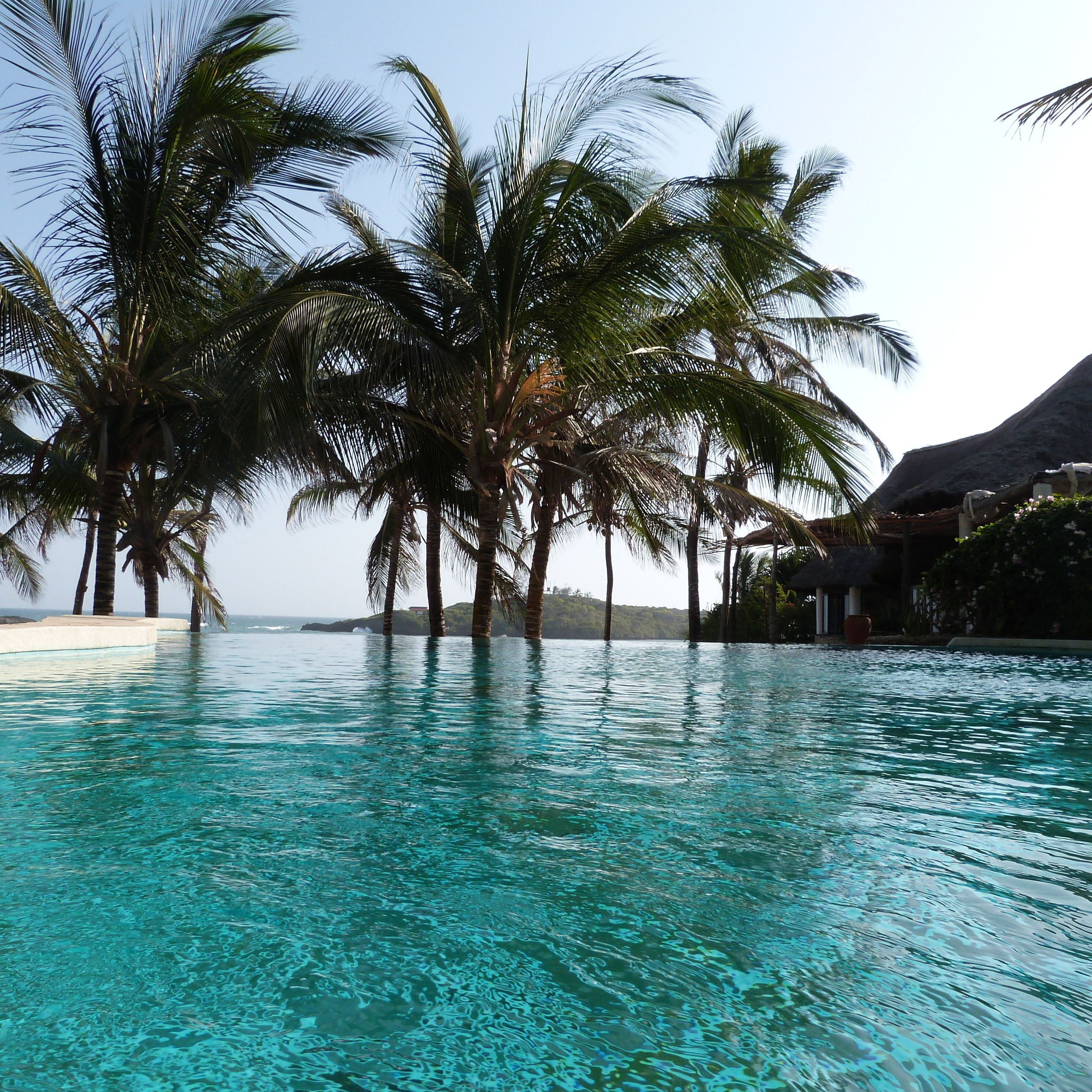 2 piscinas al aire libre, sombrillas, sillones reclinables de piscina