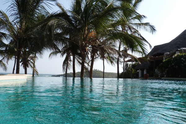 2 piscinas al aire libre, sombrillas, tumbonas