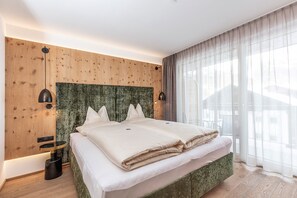 Premium bedding, in-room safe, individually decorated, free WiFi - Urbanhof (Soelden)