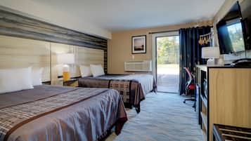 Habitación estándar doble, 2 camas dobles | Escritorio, wifi gratis, ropa de cama