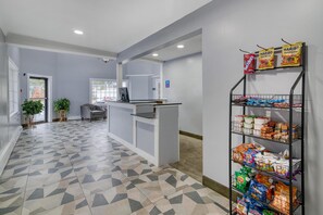 Reception - Yankee Clipper Inn, SureStay Collection by Best Western (North Conway)