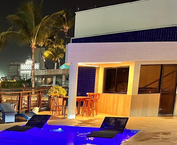 Outdoor pool, sun loungers