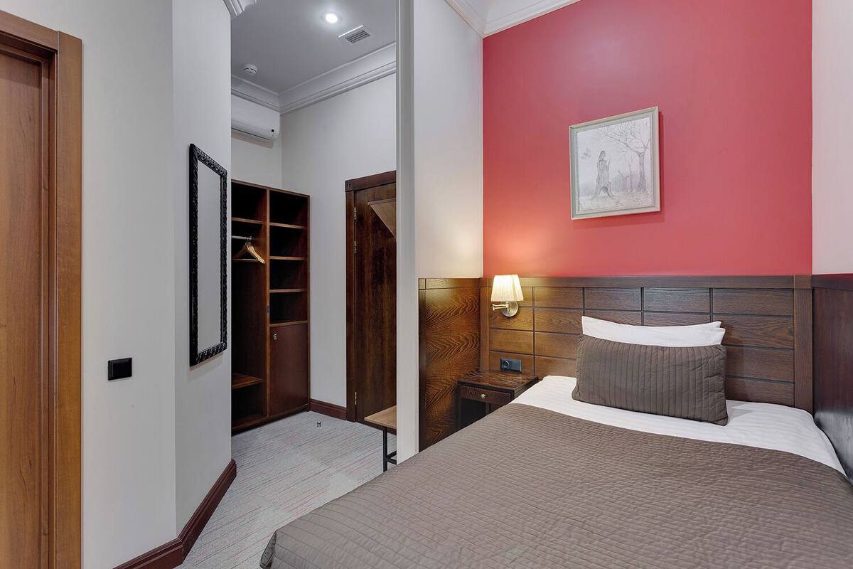 In-room safe, desk, soundproofing, iron/ironing board