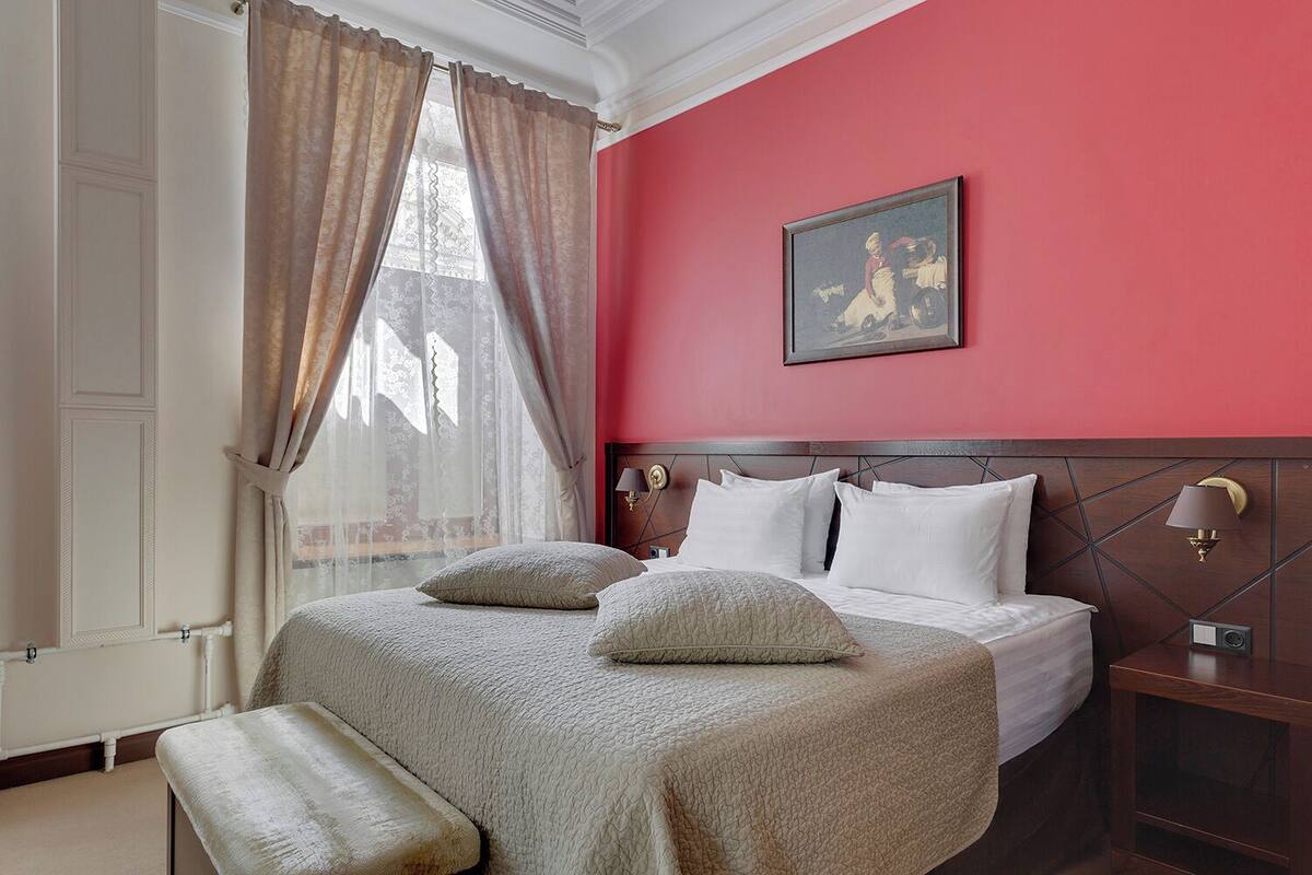 In-room safe, desk, soundproofing, iron/ironing board