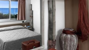 Classic Double or Twin Room | Room amenity