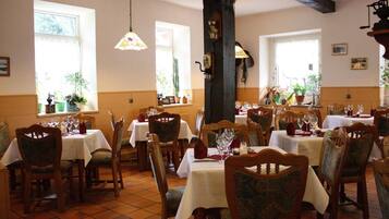 Lunch and dinner served, local cuisine