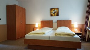 Double Room | Desk, rollaway beds, free WiFi - Waldhotel & Restaurant Zur Holzmühle (Springe)