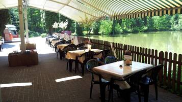 Lunch and dinner served, local cuisine