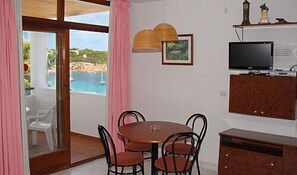 Apartment, 1 Bedroom | Living area