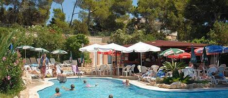 Seasonal outdoor pool