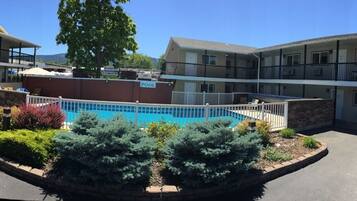 季節限定屋外プール