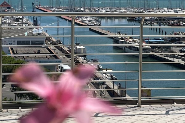 Premium bedding, in-room safe, desk, cots/infant beds