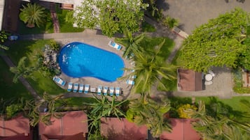 Outdoor pool, pool loungers