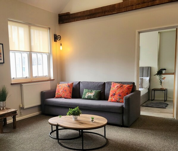 Apartment, Private Bathroom | Lounge