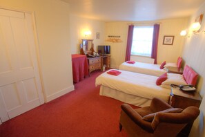 Twin Room | Free WiFi