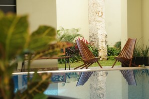 Air terjun kolam renang