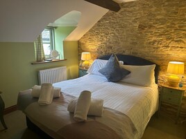 Double Room, Ensuite | Iron/ironing board