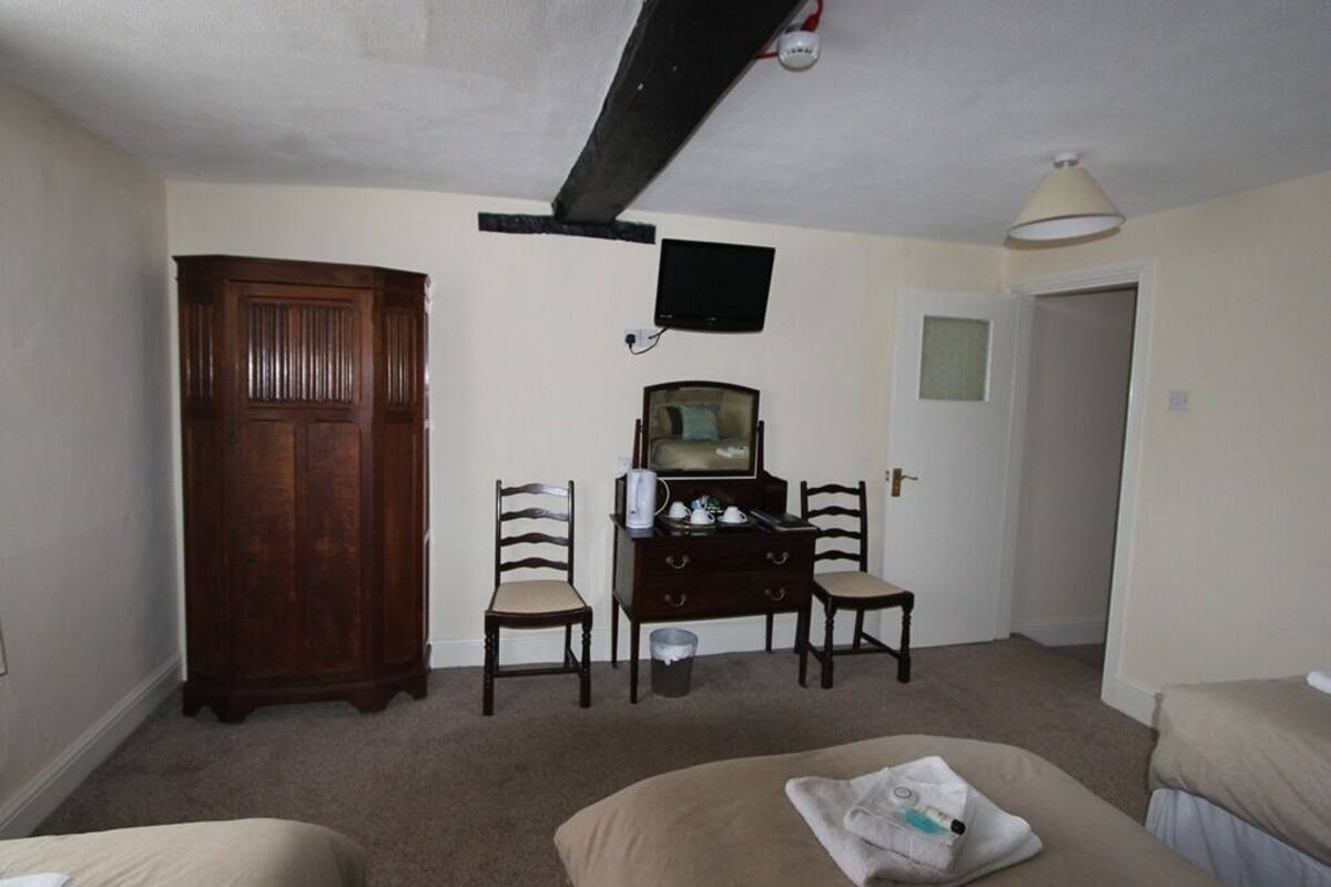 Triple Room, Ensuite | Iron/ironing board