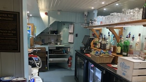 Bar (on property) - The Wayfarer Inn (Bideford)