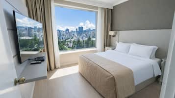 Suite, 2 Bedrooms, Kitchen | Premium bedding, in-room safe, desk, blackout curtains