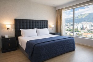 Suite, 1 Bedroom, Kitchen | Premium bedding, in-room safe, desk, blackout drapes