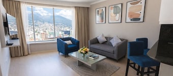Torres de Suites by InAmazonas