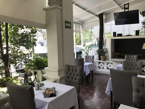Daily cooked-to-order breakfast for a fee - Casa Monraz (Guadalajara)