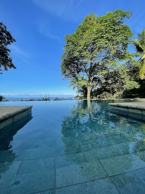 Outdoor pool, open 8:00 AM to 10:00 PM, sun loungers - Hotel Santa Catalina Panama (Hicaco)