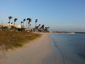 Plage, sable blanc, serviettes de plage