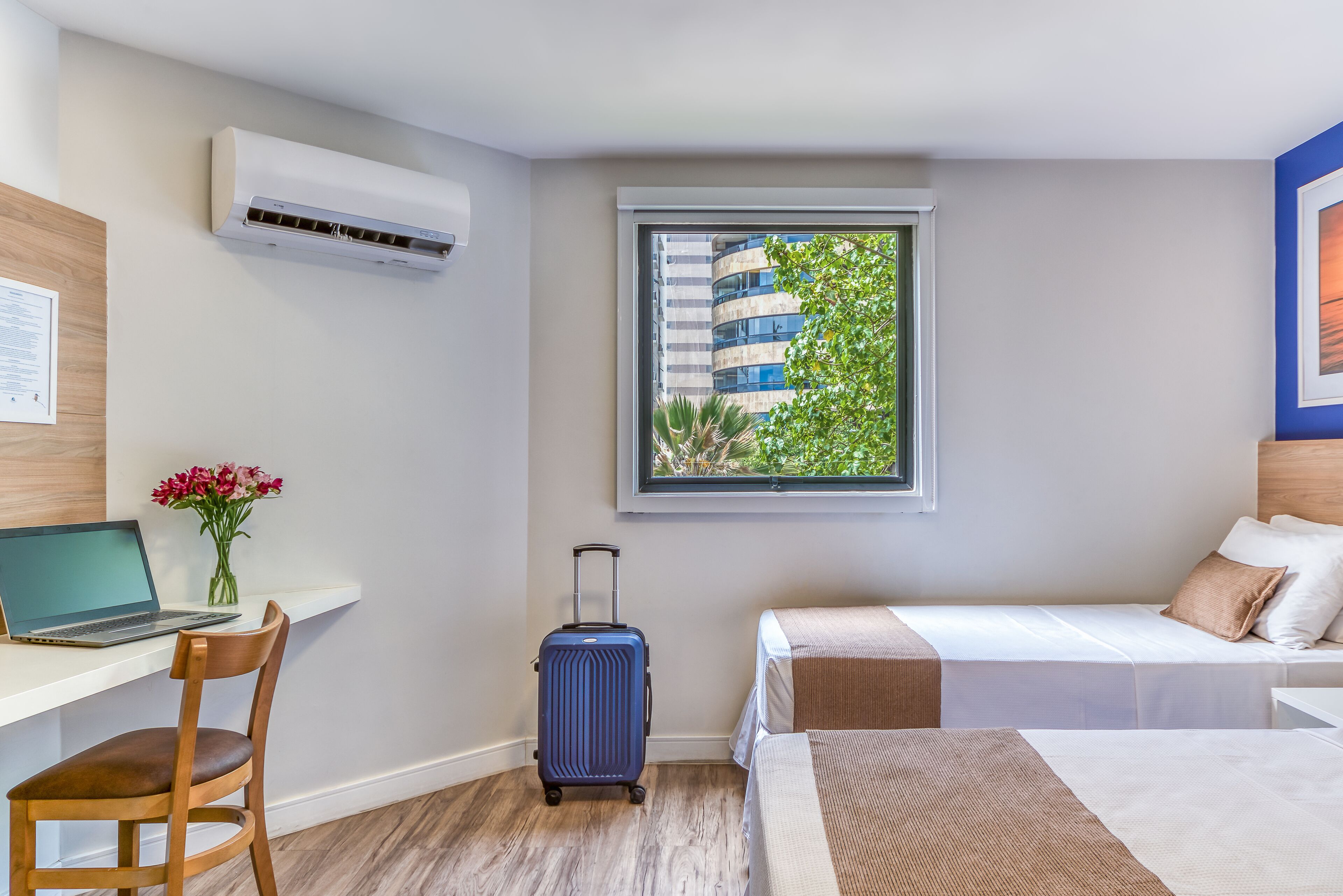 double room | laptop workspace, blackout curtains, free wifi, bed sheets