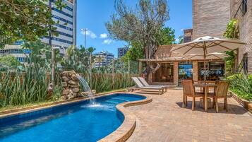 Piscina all'aperto, con ingresso dalle 08:00 alle 20:00, lettini